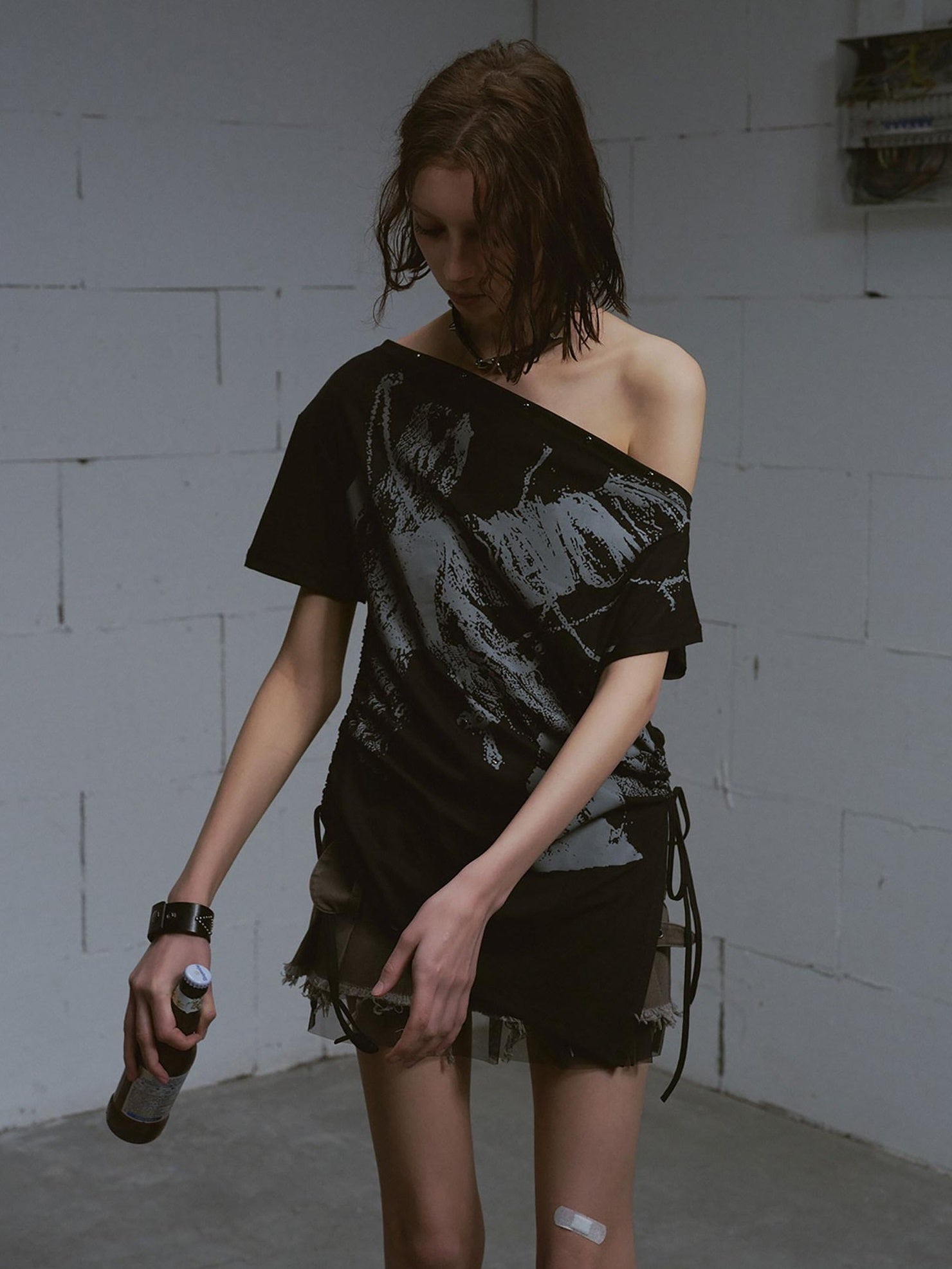 Cest Nous Lightweight Cotton Loose Punk Graffiti Asymmetric Tie Women Offshouldercroptops